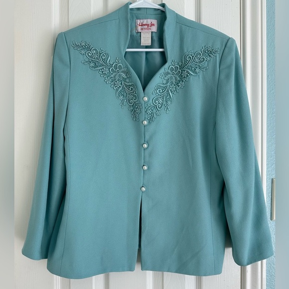 Henry Lee Jackets & Blazers - Vintage Henry Lee Teal Green Blazer w/ Lace and Pearl Buttons.  Size 12P.